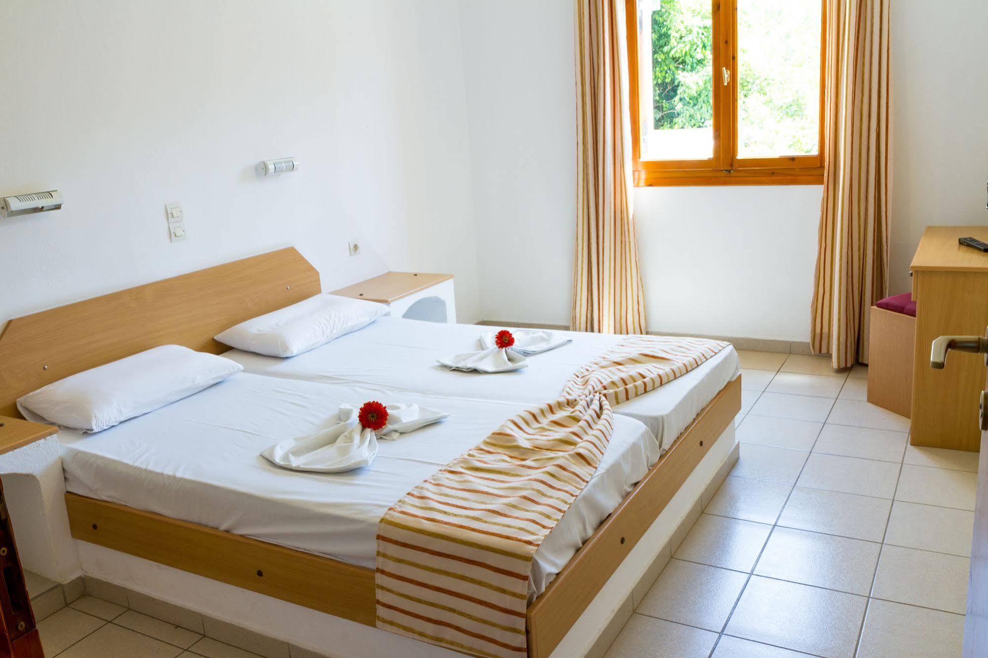 Ideal Hotel Kokkini Hani エクステリア 写真