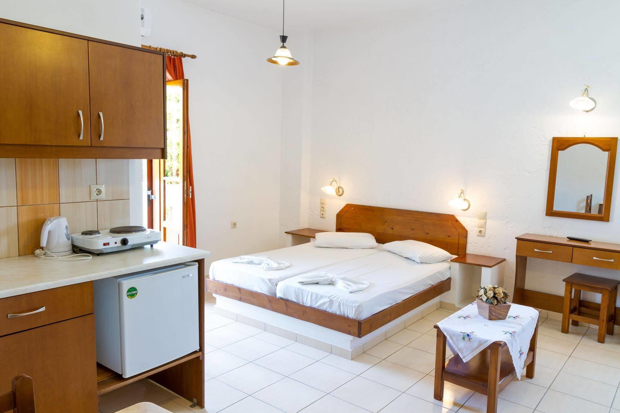 Ideal Hotel Kokkini Hani エクステリア 写真